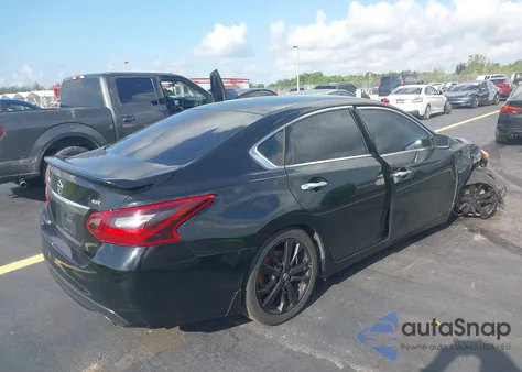 2017 Nissan Altima 2.5 Sr из США, поврежденный, VIN 1N4AL3APXHC256767